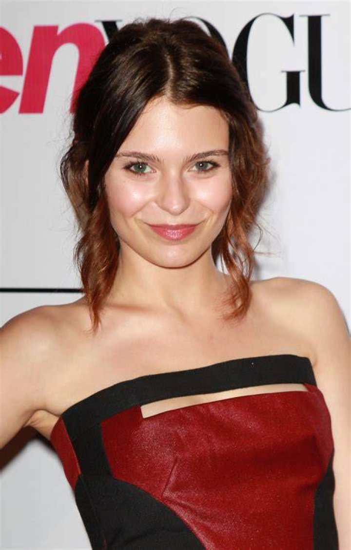 Alexandra Krosney Net Worth