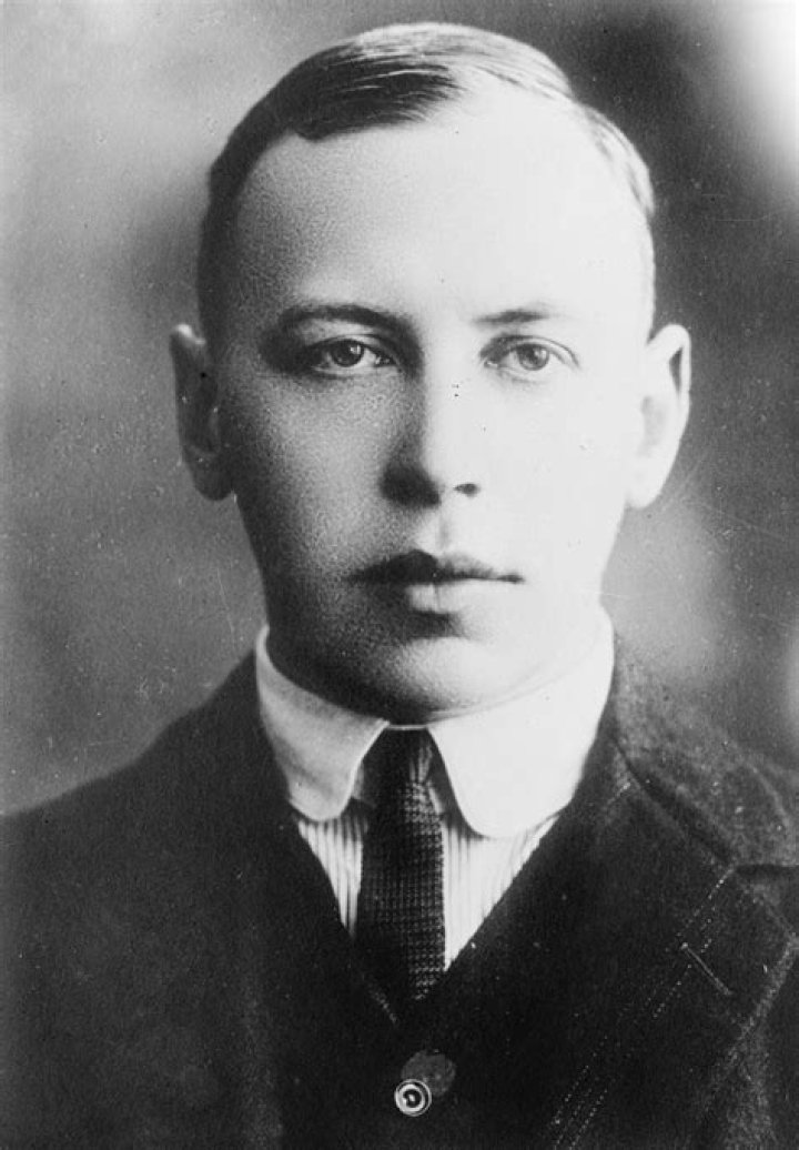 Alfred Noyes Alfred Noyes