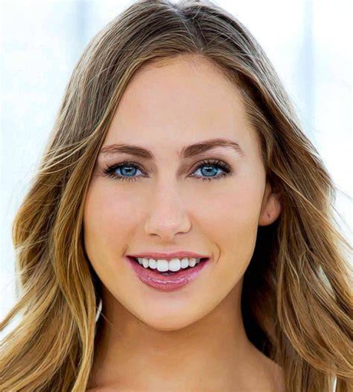 Carter Cruise Biography
