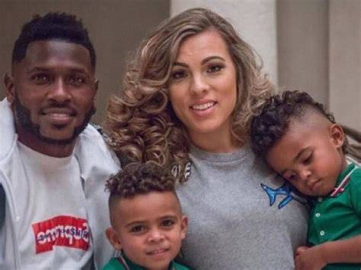 Antonio Brown children: How many kids does Antonio Brown have? 1 Chelsie Kyriss