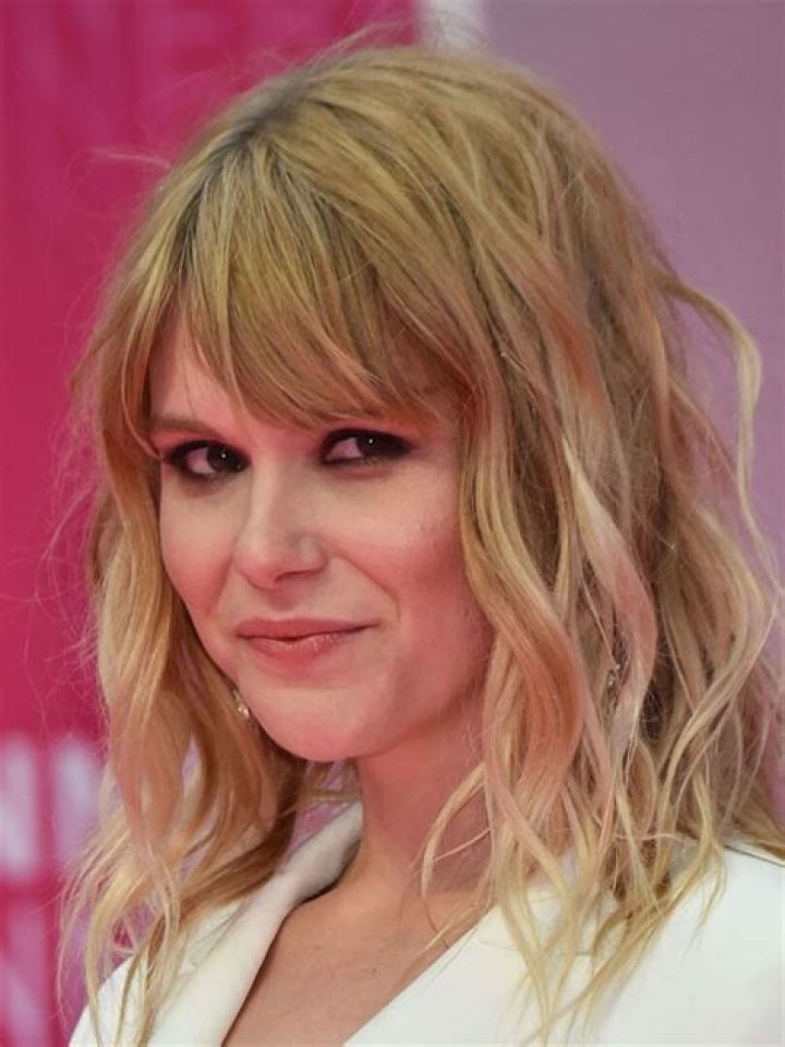 Hannah Arterton Net Worth