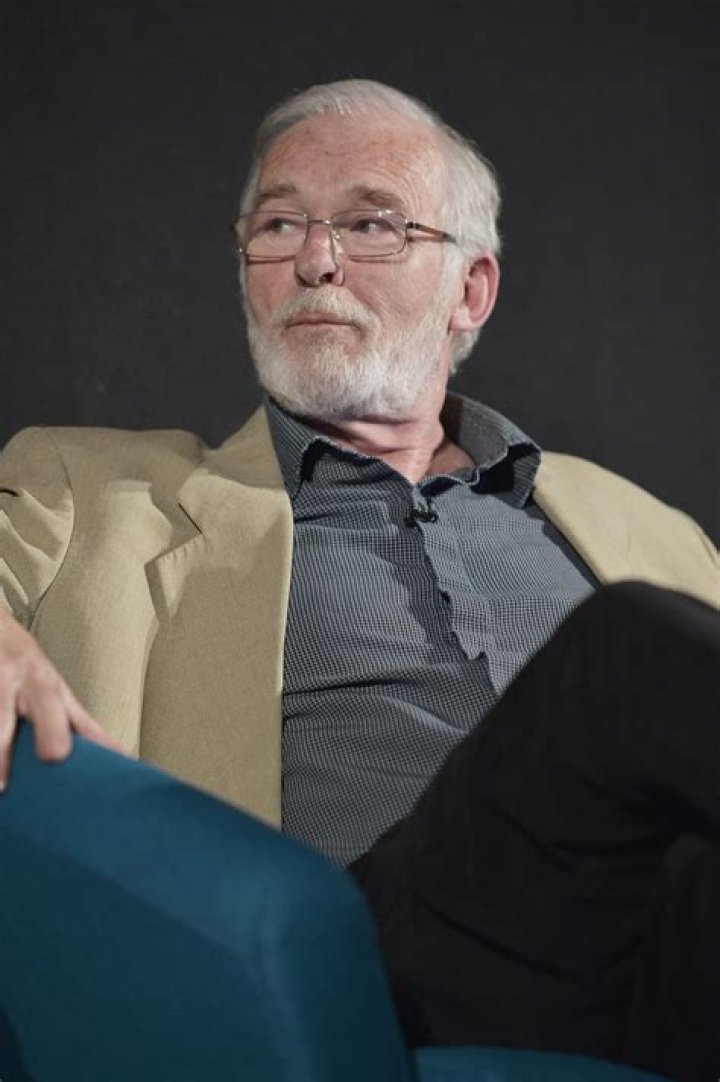Ian McElhinney Net Worth