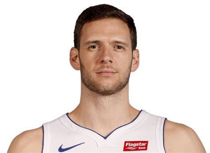 Jon Leuer