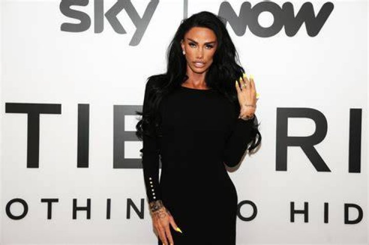 Katie Price teeth: What did Katie Price do to her teeth? 1 Katie Price