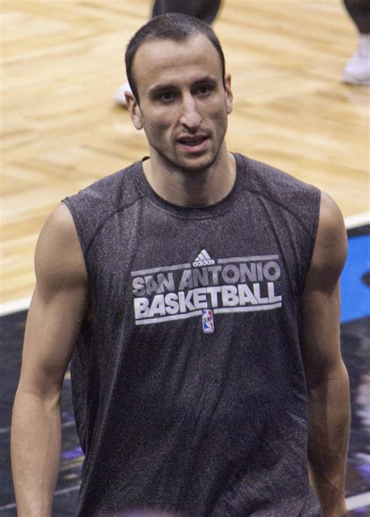 Manu Gin&oacute;bili