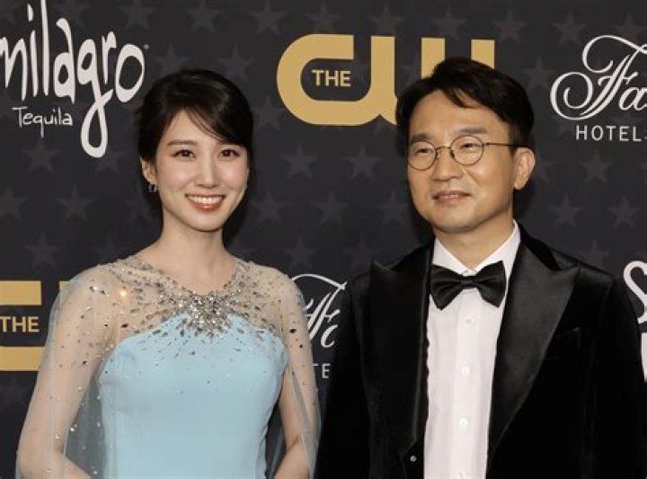 Park Eun Bin height is 5 feet 4 Park Eun Bin height is 5 feet 4