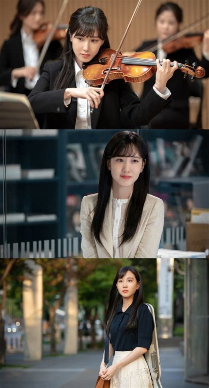 Park Eun Bin playing violin Park Eun Bin playing violin