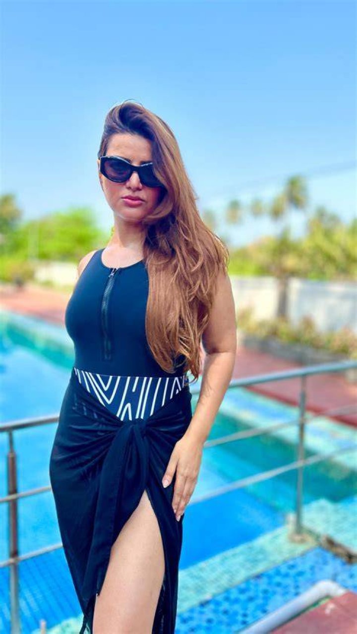 sareeka dhillon instagram