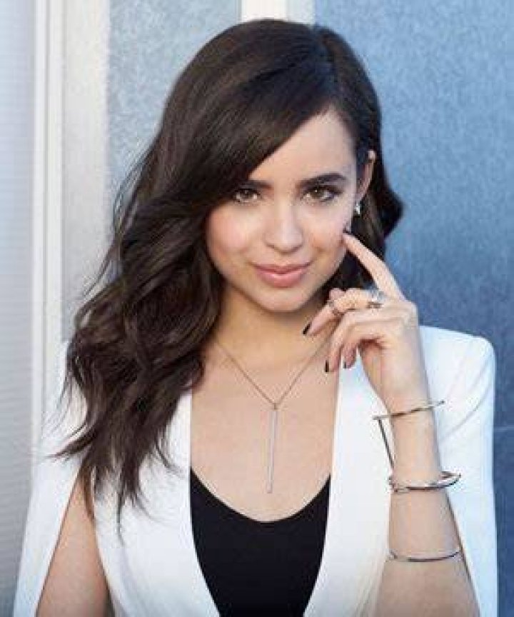 Sofia Carson Bra Size, Age, Weight, Height, Measurements