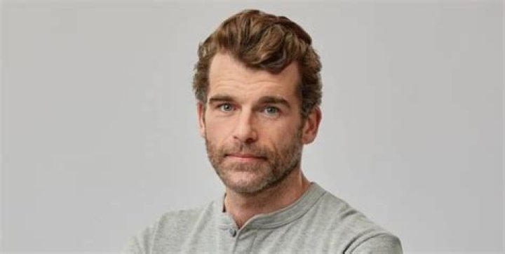 Stanley Weber Age, Weight, Height, Measurements