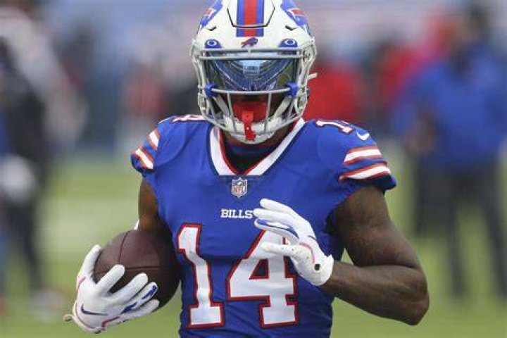 Stefon Diggs parents: Aron Diggs, Stephanie Diggs 1 Stefon Diggs Buffalo Bills 1
