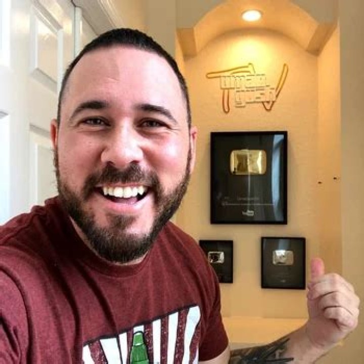 The Omar Gosh Vlogs Net Worth & Earnings (2024)